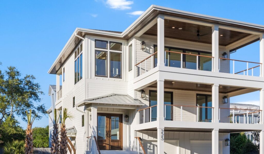 Benefits-of-Choosing-the-Right-Siding-Material-for-Coastal-Areas