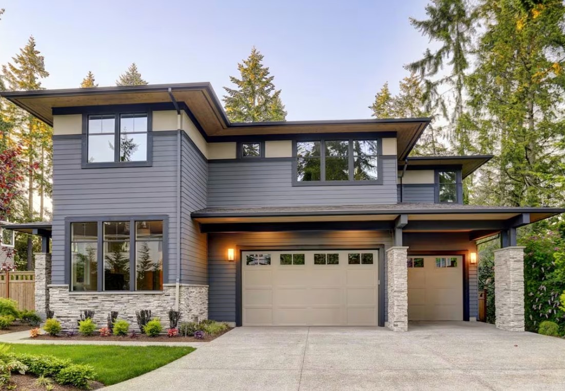 Types-of-Siding-Materials-for-a-Two-Story-House